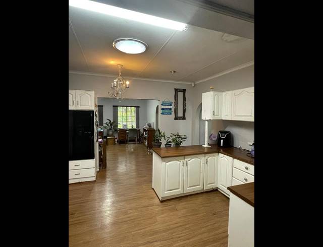 4 BEDROOM HOUSE FOR SALE IN AQUAPARK